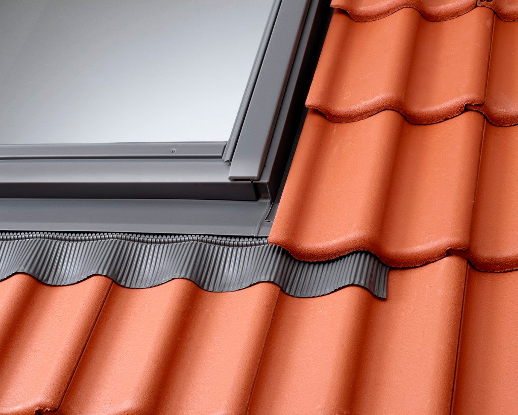 Velux Eindeckrahmen EDZ 2000 Ziegel (Neuöffnung), Alu grau inkl. Dämm- und Anschluss-Set BDX