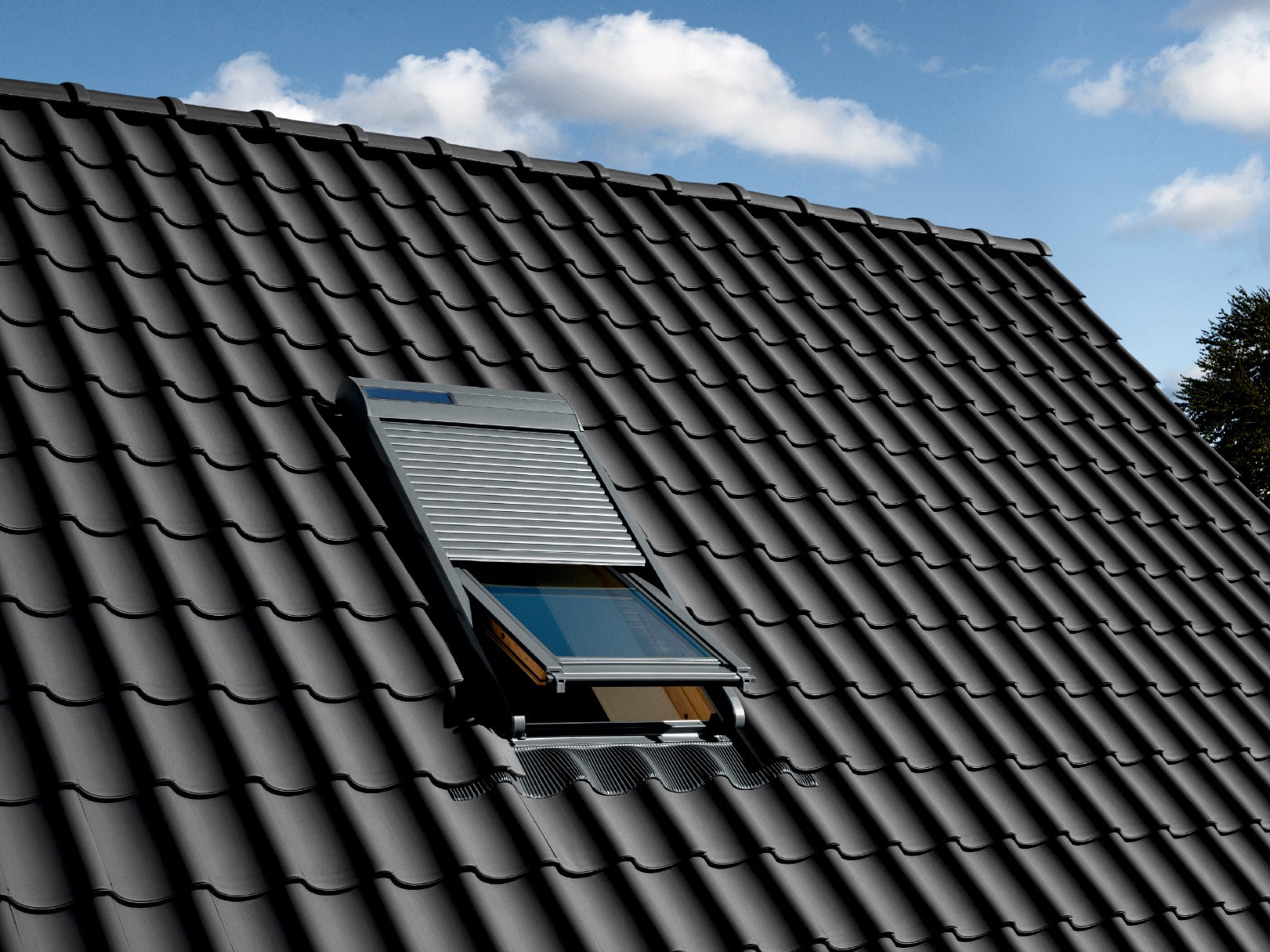 Velux Solar-Rollläden inkl. Funk-Wandschalter